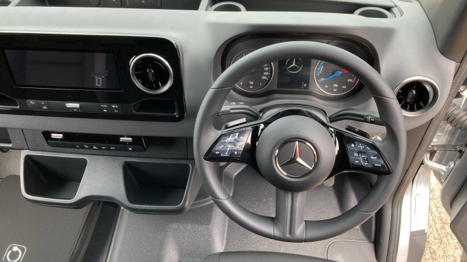 Mercedes-Benz Sprinter E314 L2 Electric Rwd 100kW 81kWh Pro Van Auto - Image 15